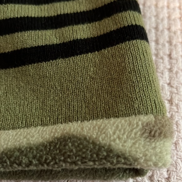 Camo reversible beanie green camo one side black and green stripes other side - Picture 3 of 3